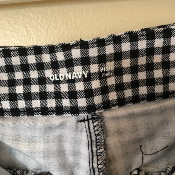 Old Navy Gingham Pixie Ankle Pants - Picture 6 of 7